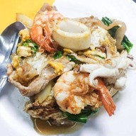 สุกี้สุดยอดน้ำจิ้ม ตาเหนาะ อาหารตามสั่ง ราดหน้า ผัดซีอิ้ว คั่วไก่ เจ้าเก่าท่าน้ำนนท์
