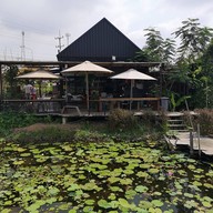 บรรยากาศ The Lao Cafe And Resort