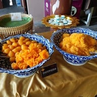 เมนูของร้าน คนทีริมน้ำ