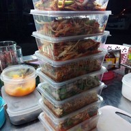 สถานีแซ่บ ร้านยำนู๋จอย