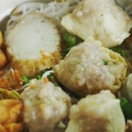 พี่ยาก๋วยเตี๋ยวแคระ ต้มยำ เย็นตาโฟ (ปากซอยวัดตะกล่ำ)  ซ.เฉลิมพระเกียรติ ร.9 22