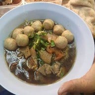 ก๋วยเตี๋ยวโกเด้ง โฮเด้ง (ปากซอยภัทรนิเวศน์ เทพารักษ์)