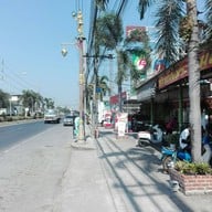 หน้าร้าน ก๋วยเตี๋ยวห้วยพลูรสเด็ด