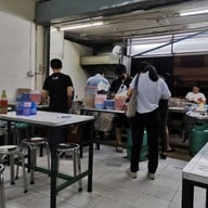 บรรยากาศ ราดหน้าเจ็ดยอด (ข่วงสิงห์-ม.ราชภัฏ)