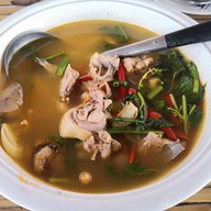 ร้านไก่ย่างแปดริ้ว (ข้างบิ๊กซีร้อยเอ็ด)