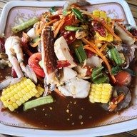 ร้านไก่ย่างแปดริ้ว (ข้างบิ๊กซีร้อยเอ็ด)