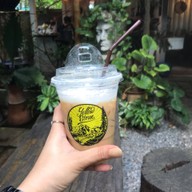 Yellow Stone cafe’ & Bar Korat