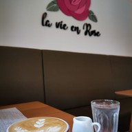 เมนูของร้าน La Vie En Rose บ้านค่าย