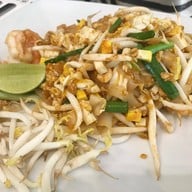 Sanctuary Cafe & Restaurant ปากน้ำ ซอยการประปา