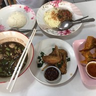 ก๋วยเตี๋ยวเรือสิบสาม (ครัวชากะเฌอ)