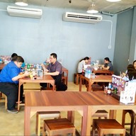 บรรยากาศ ละยำ 2 ก๋วยเตี๋ยวต้มยำ เย็นตาโฟ หนองชาก