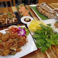 เมนูของร้าน เป็นตาแซ่บ