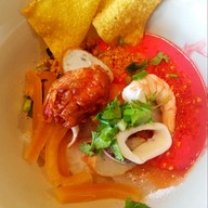 เมนูของร้าน ละยำ 2 ก๋วยเตี๋ยวต้มยำ เย็นตาโฟ หนองชาก