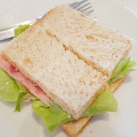 Salad House Sriracha ไอเพลส(หน้านิคมฯแหลมฉบัง)