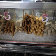 ป้าใหญ่ลูกชิ้นบัตรคิว