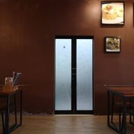 บรรยากาศ บ้านย่า สเต็ก เฮาส์ ปตท. โคกกรวด