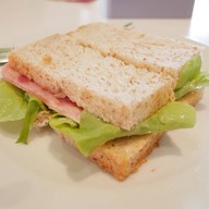 Salad House Sriracha ไอเพลส(หน้านิคมฯแหลมฉบัง)