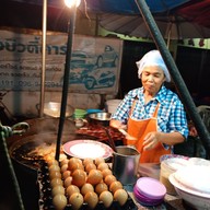 บรรยากาศ หอยทอด หน้าร้านเซ่งหมง