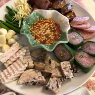 VT แหนมเนือง หลัง มข. The Red Roof