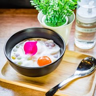 เมนูของร้าน Queens Bualoy Banthat Thong บรรทัดทอง