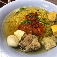 ก๋วยเตี๋ยวยกล้อ