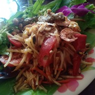 ส้มตำ ปลาเขื่อน