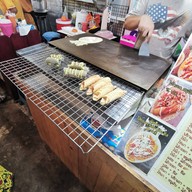 หน้าร้าน ขนมโตเกียวนายตี๋ ตลาดอินดี้ปิ่นเกล้า (ซอย3)