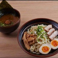 Tsukemen jo sriracha ถนนศรีราชานคร