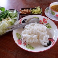 ป้าตุ๊ ขนมจีนภูเก็ตน้ำยาปู