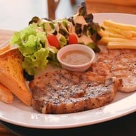 มุมสเต๊ก Mumsteak หลัง ม.ธุรกิจ