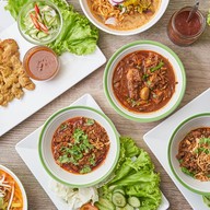 เมนูของร้าน ข้าวซอยน้ำเงี้ยวคุณติงน้อย บางเตย