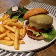 ฺBeyond The Bar Cafe & Restaurant