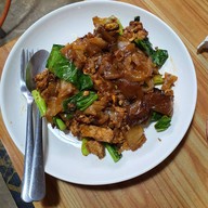เมนูของร้าน ละยำ 2 ก๋วยเตี๋ยวต้มยำ เย็นตาโฟ หนองชาก