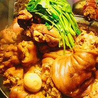 เมนูของร้าน ข้าวขาหมู-ข้าวมันไก่ เจ๊สุอิ่มอร่อย