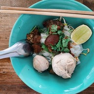ก๋วยเตี๋ยวบ้านดง