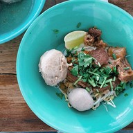 ก๋วยเตี๋ยวบ้านดง