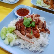 เมนูของร้าน เฮียกวง ข้าวไก่อบ