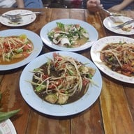 ส้มตำคิวทอง