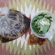 เมนูของร้าน ก๋วยเตี๋ยวเนื้อ สว่างอรุณ (โชคชัย4)