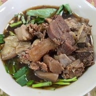 เมนูของร้าน ก๋วยเตี๋ยวเนื้อ สว่างอรุณ (โชคชัย4)