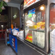 บรรยากาศ ก๋วยเตี๋ยวหมูสับ อาแปะ หน้า รร นายร้อย สามพราน