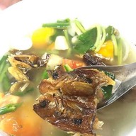 ข้าวต้ม เก้าอี้ขาว