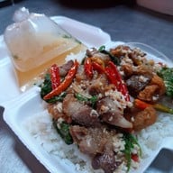 เมนูของร้าน ก๋วยเตี๋ยวหมูสับ อาแปะ หน้า รร นายร้อย สามพราน