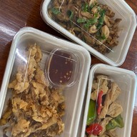 กัตกรีนวีแกนฟู้ด cafe แปลงผักลุงชวน ชวนคุณคาเฟ่