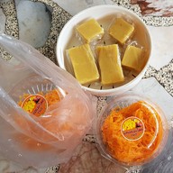 แดง ขนมไทย (ราม2)