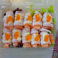 เค้ก สามใบเถา