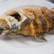 สวนอาหารและบ่อตกปลา ตวัดเบ็ด