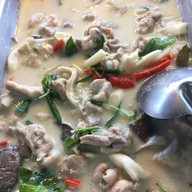 ร้านข้าวแกงแม่ปลาทอง สามพราน