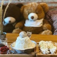 กินปัง-นมหก (ตามสั่ง สเต็ก สปาเก็ตตี๊ กาแฟสด นมสด ปังปิ้ง บิงซู)