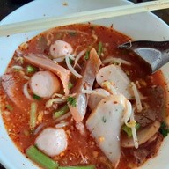 ร้านก๋วยเตี๋ยวสวนมีเส้น